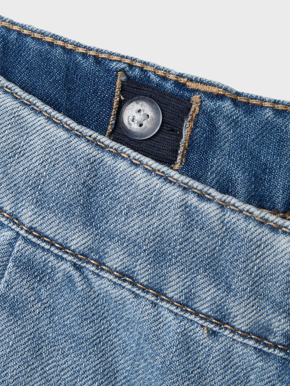 model_shot-front_full